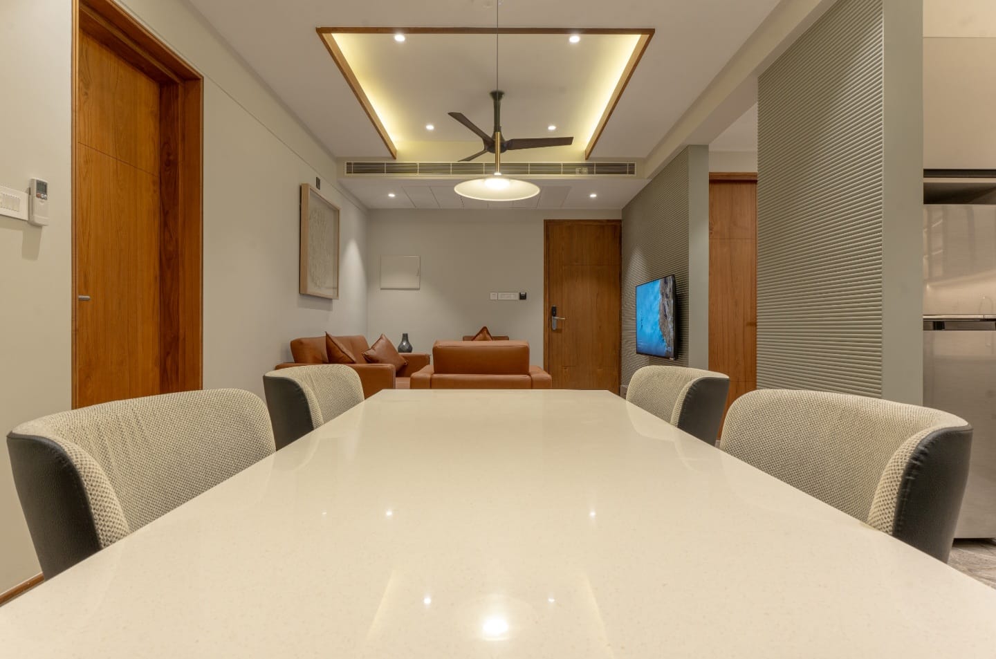 Dining room and lounge